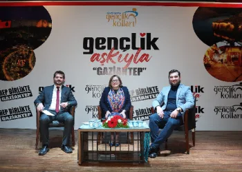 Başkan Şahin, gençlerin sorularını yanıtladı
