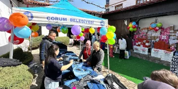Çorum Belediyesi bayramlık kıyafet dağıttı