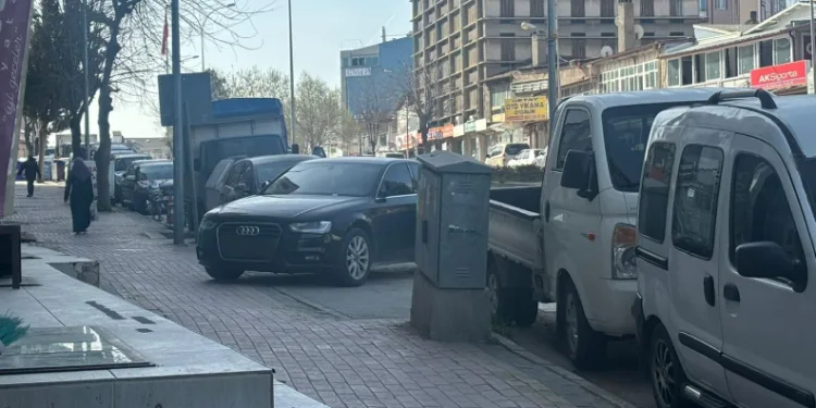 Duyarsız sürücüler yayaları çileden çıkarıyor