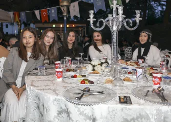 1200 kişi aynı sofrada buluştu
