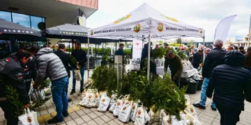 Yeşil Vatan için fidan dağıtıldı