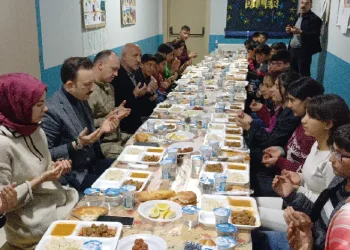 Kaymakam Bayram öğrencilerle iftar yaptı