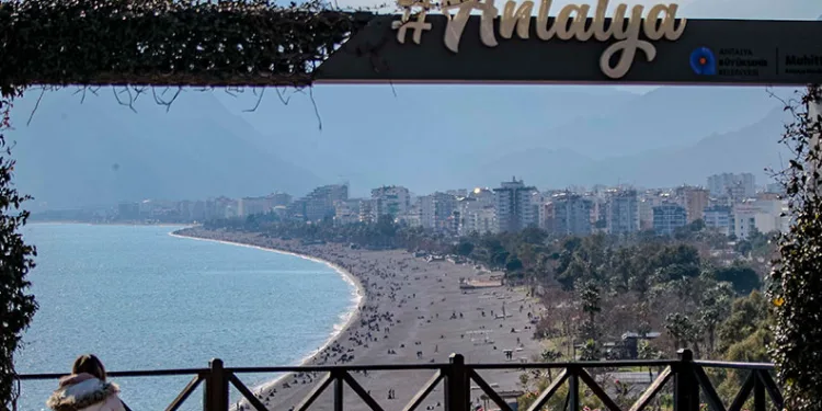Antalya’da turizmde yeni rekor