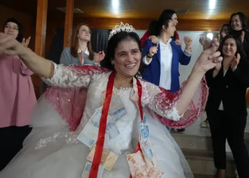 Meltem’in ‘gelinlik giyme’ hayali gerçek oldu