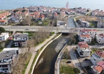 3 dakika arayla oruçlarını açıyorlar