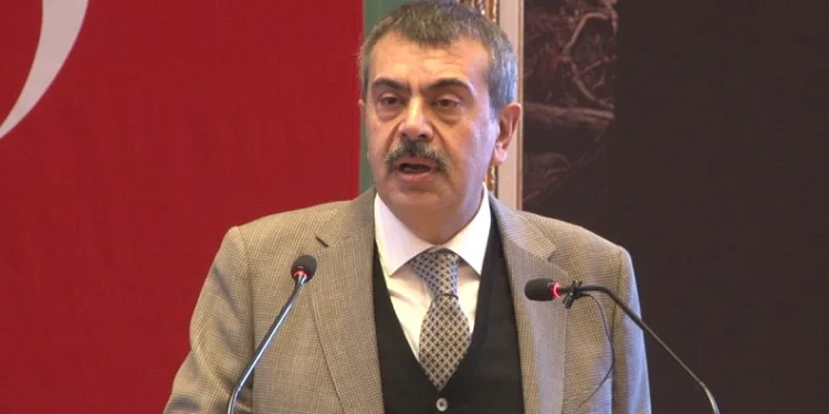 “Eğitim sistemi konusunda ahkam kesmek kolay”