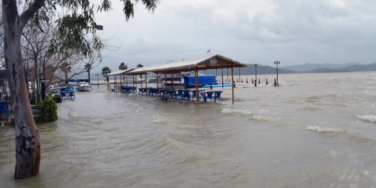 Sel, dolu ve fırtına uyarısı