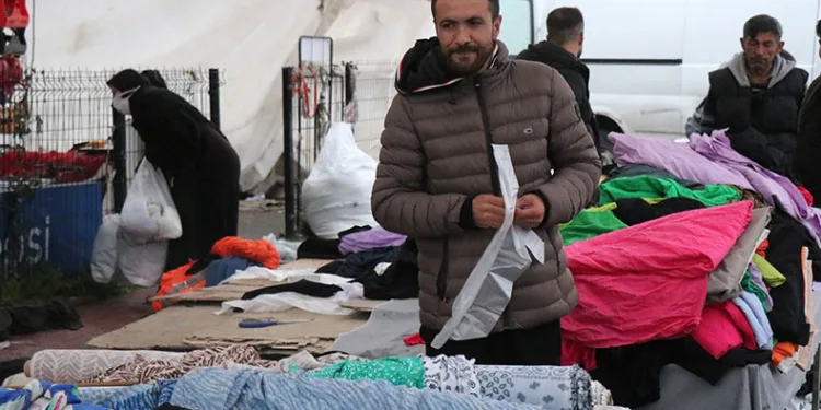 Esnaf arkadaşlarının desteğiyle hayalini gerçekleştirdi