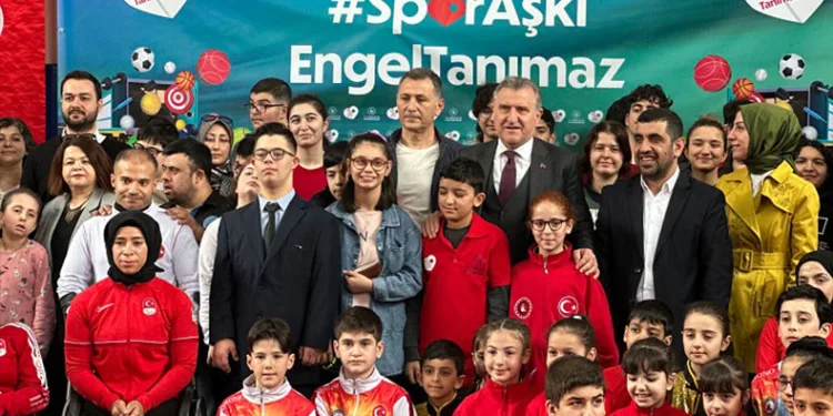 “Türkiye, Cumhurbaşkanımızın önderliğinde spor devrimi yaşamaktadır”
