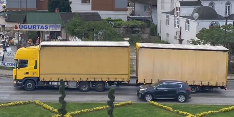 Durdurulan tırda 10 düzensiz göçmen yakalandı