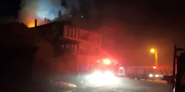 Konya’da 3 katlı evde korkutan yangın