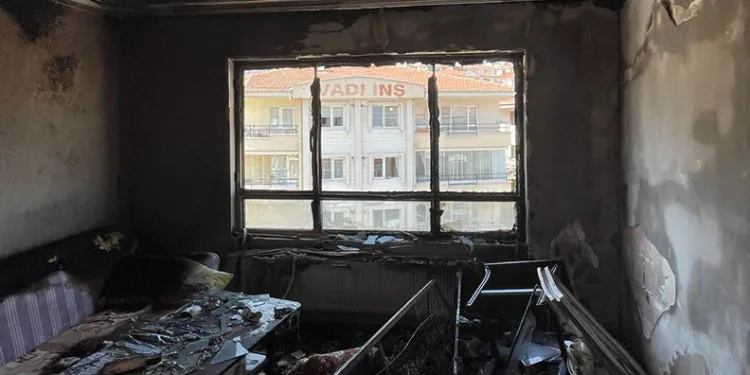 Hakkında tahliye kararı verilen kiracı oturduğu evi yaktı