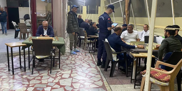 Alanya’da 2 aranan şahıs yakalandı
