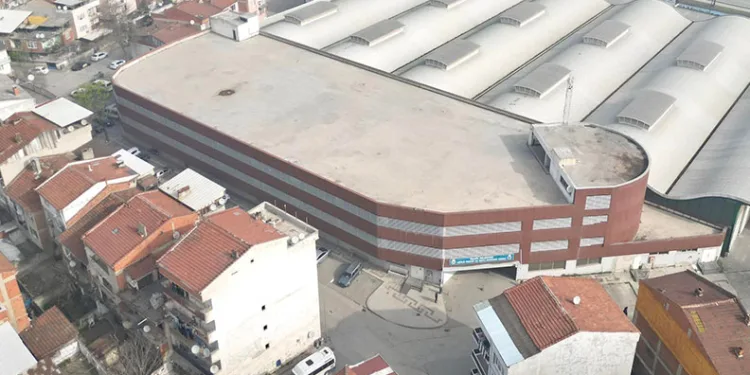 İnegöl’de bir kapalı otopark daha kullanıma açıldı