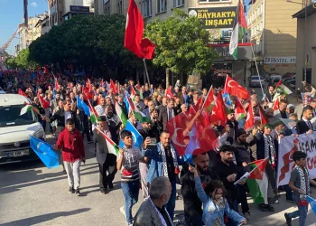 Binlerce İnegöllü Gazze için yürüdü