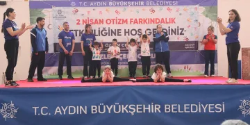 Otizmli çocukların gösterisi büyük beğeni topladı
