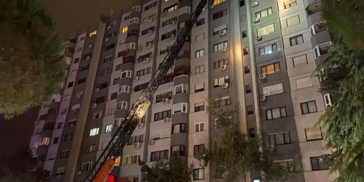 15 katlı binada korkutan yangın