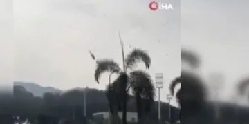 Malezya donanmasına ait helikopterler havada çarpıştı: 10 ölü
