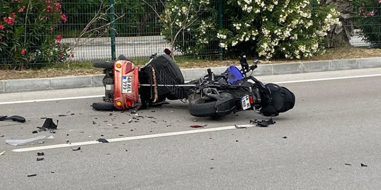 Motosiklet ve mopet çarpıştı: 1 ölü
