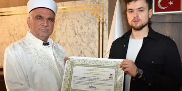 Kazakistanlı üniversite öğrencisi Müslüman oldu