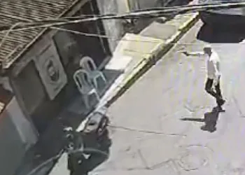 Berbere tıraş ücreti saldırısı