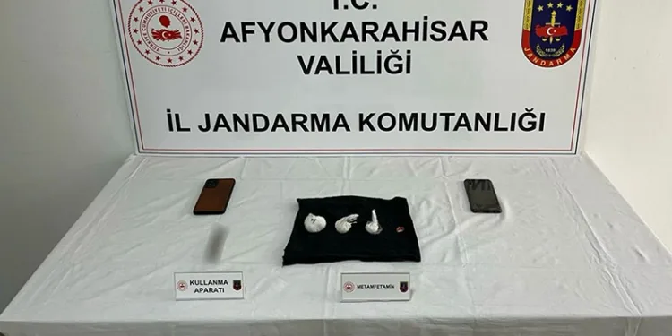 Afyonkarahisar’da uyuşturucu operasyonu, 2 gözaltı