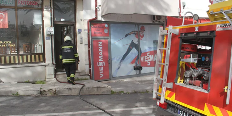 Beyşehir’de korkutan ev yangını