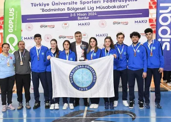 BUÜ Badminton Takımı süper ligde