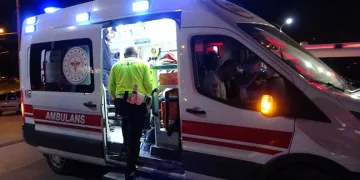 Motosiklet ile bisiklet çarpıştı: 3 yaralı