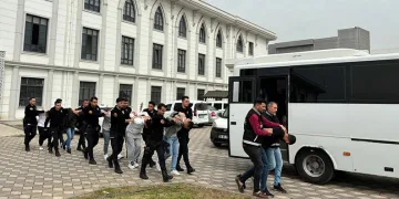 Kar maskesi takıp 19 yaşındaki genci öldüren şahıslar tutuklandı