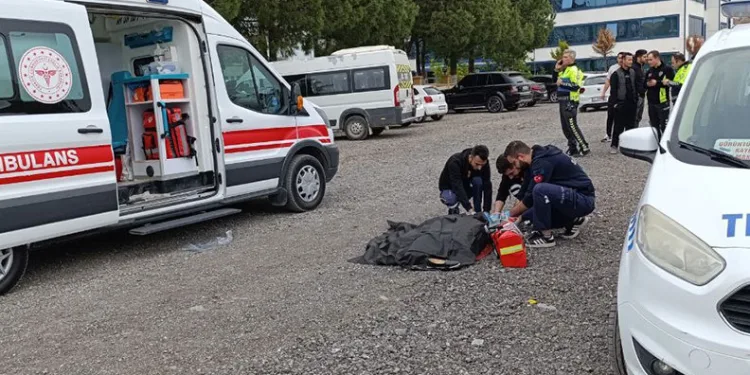 Otomobilin çarptığı kadın hayatını kaybetti