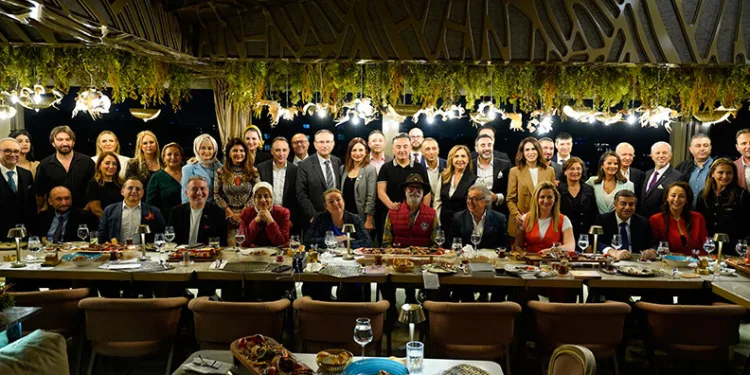 İş dünyası iftar yemeğinde bir araya geldi