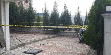 Uzman çavuş cam silerken 3. kattan düştü