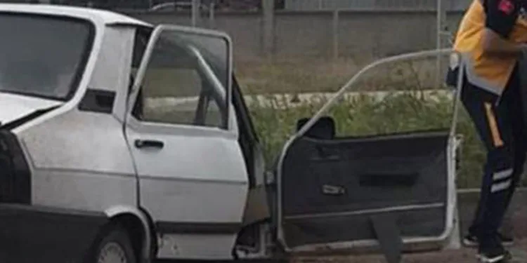 İki otomobil çarpıştı, karı koca hayatını kaybetti