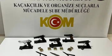 Samsun’da 2 kişi 5 adet tabancayla yakalandı