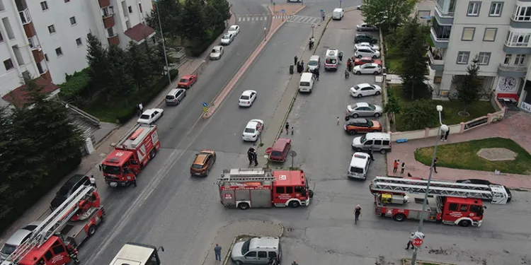 Balkonda çıkan yangın korkuttu