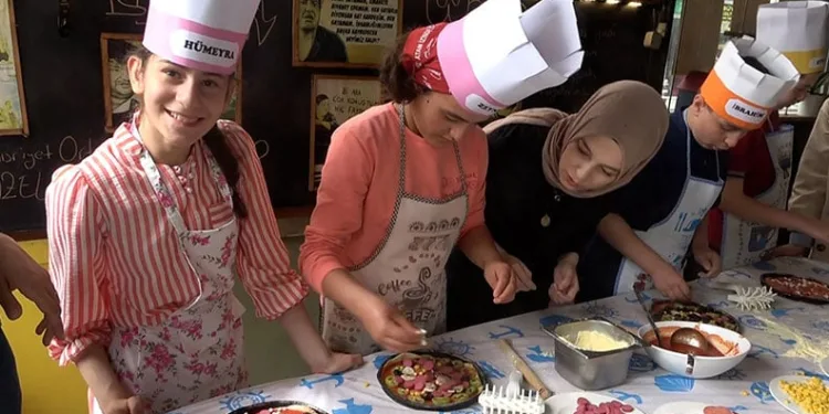 Özel öğrencilerden kendilerine özel pizza