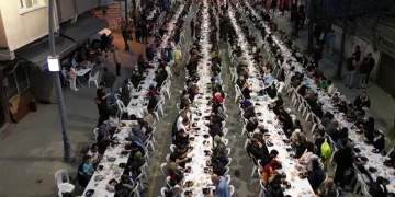 Sultangazi’de geleneksel sokak iftarı