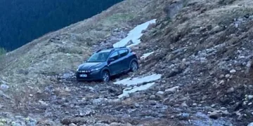 Aracıyla mahsur kalan Arap turist için seferber oldular