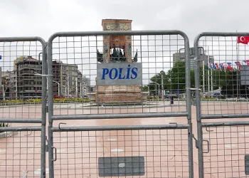 Taksim’de 1 Mayıs hazırlıkları başladı