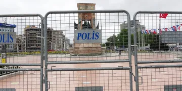 Taksim’de 1 Mayıs hazırlıkları başladı