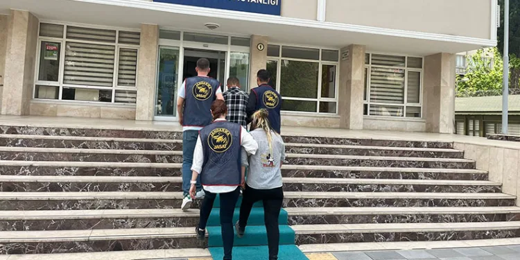 Mersin’de aranan şahıslara operasyon: 54 tutuklama