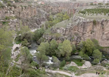 Ihlara Vadisi göz kamaştırıyor