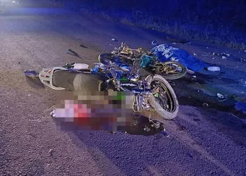 2 motosiklet kafa kafaya çarpıştı: 1 ölü, 3 yaralı