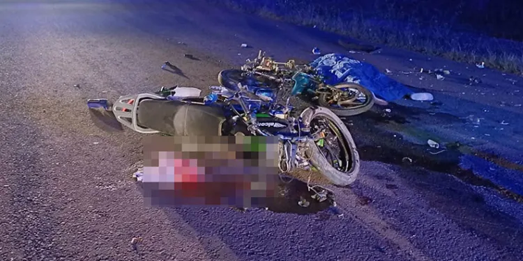 2 motosiklet kafa kafaya çarpıştı: 1 ölü, 3 yaralı