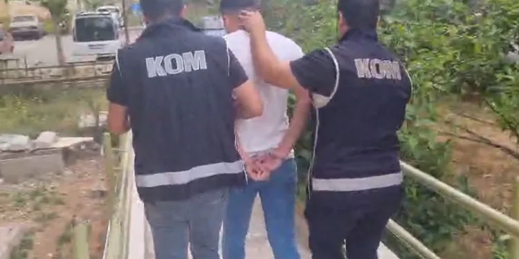 FETÖ/PDY üyeliğinden hapis cezası ile aranan ihraç eski polis memuru yakalandı