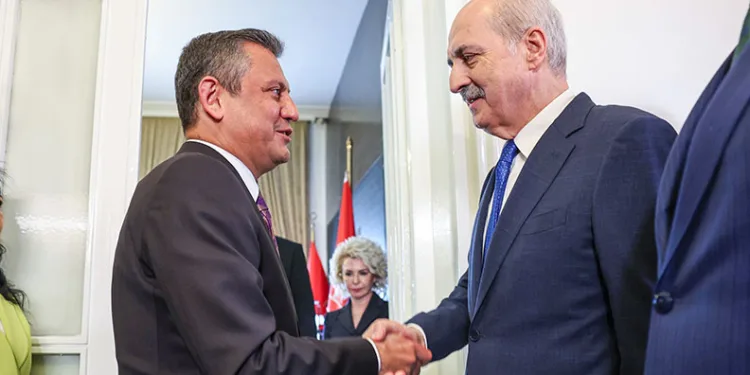 TBMM Başkanı Kurtulmuş, CHP Genel Başkanı Özel’i ziyaret etti