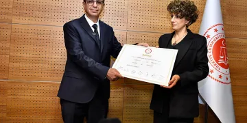 Prof. Dr. İlhan Geçit Mazbatasını Aldı