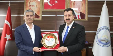 Suşehri Belediyesi’nde devir teslim töreni