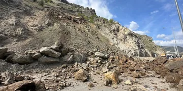 Artvin-Yusufeli karayolu heyelan